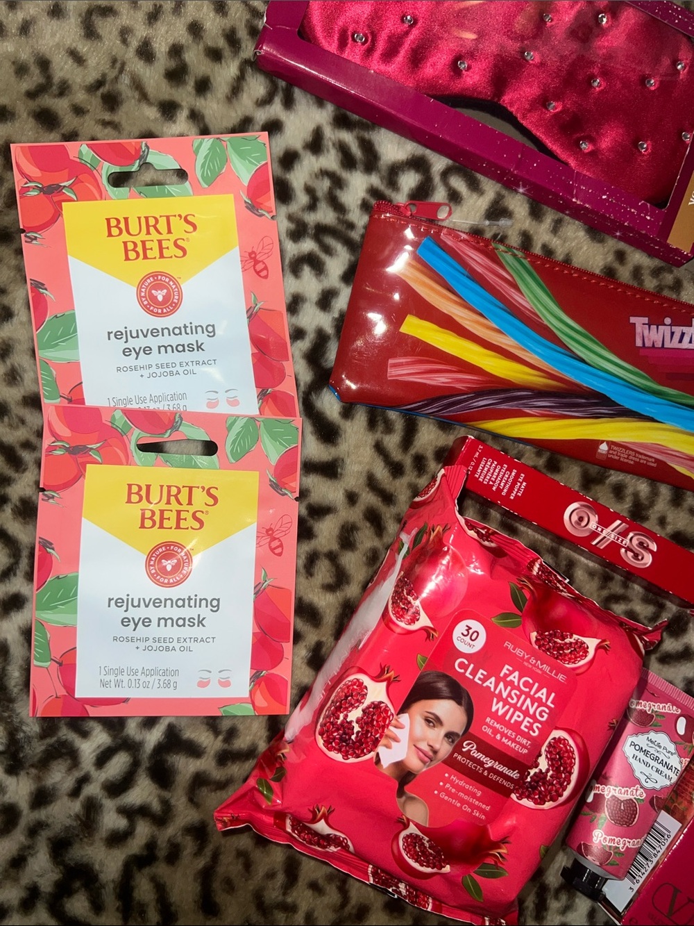 Red Beauty Bundle - 11 pieces - Picture 6 of 6